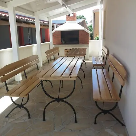 Apartment Ayla Vir