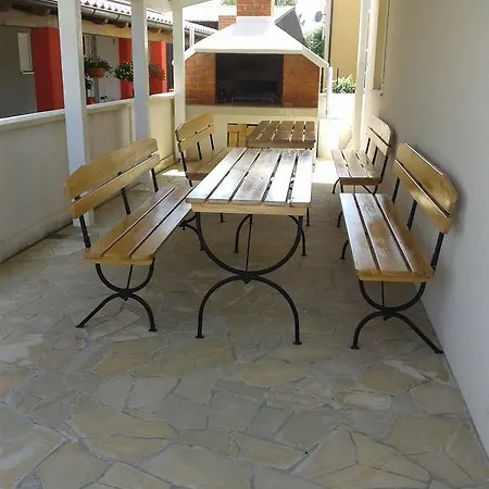 Ayla Apartment Vir